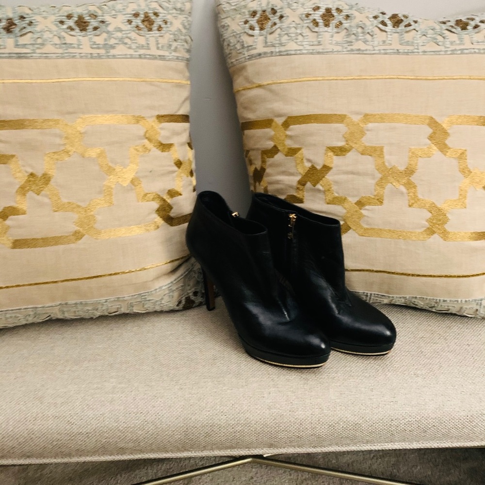 Fierce Vince Camuto Leather Ankle Boots - Picture 3 of 4